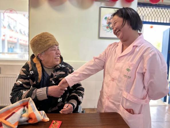情满敬老院 热闹过大年