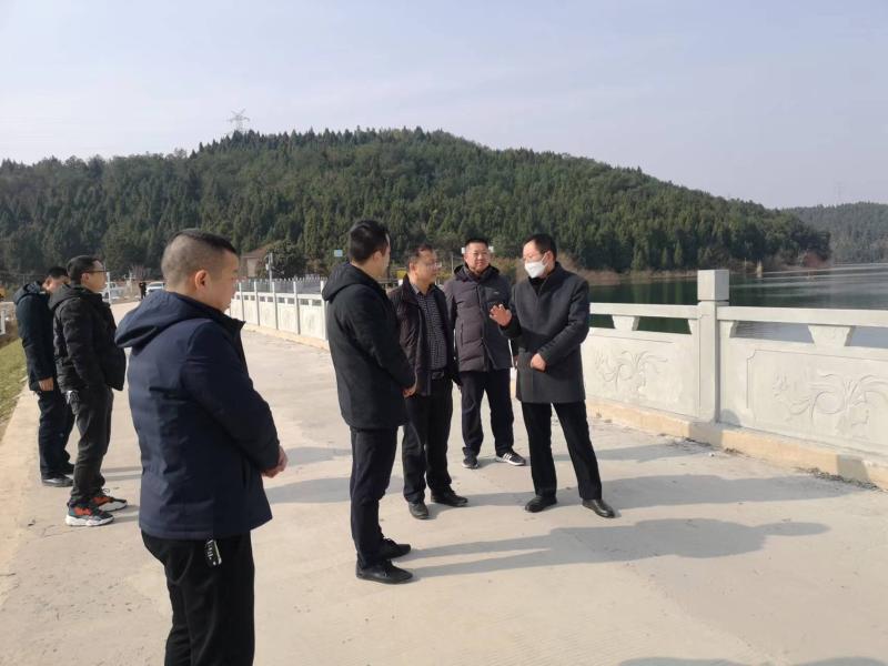 市水利局检查指导游仙区仙鹤湖水库、红岩水电站的安全生产工作